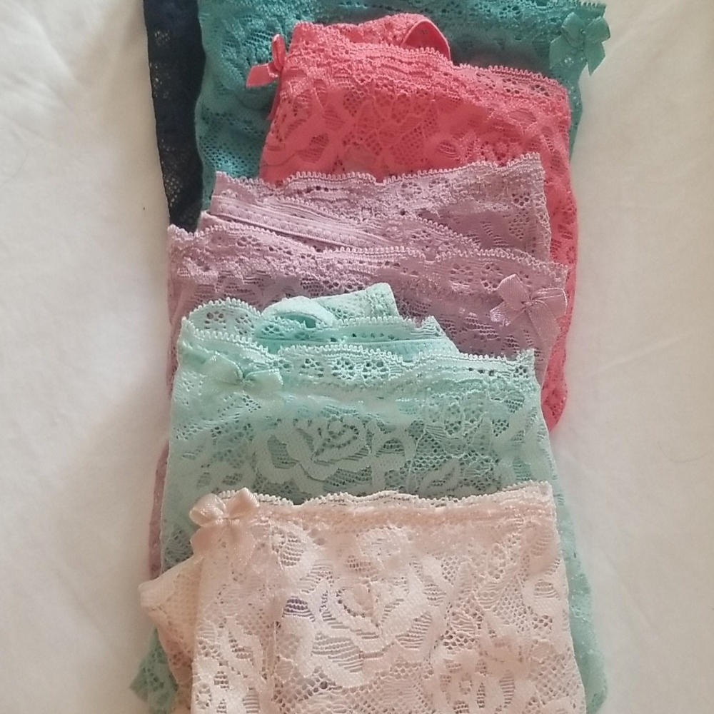 Secret Treasures Thongs Size 9